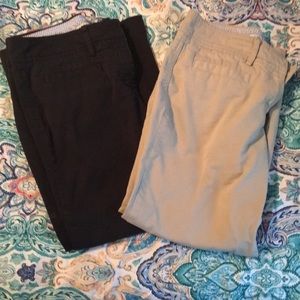 2 pairs of Tommy Hilfiger crop pants